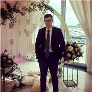 Laureato in scienze politiche impartisce lezioni di diritto per studenti liceali